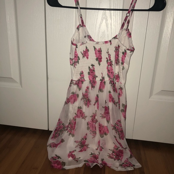 medium white and pink floral abercrombie dress - Picture 8 of 8